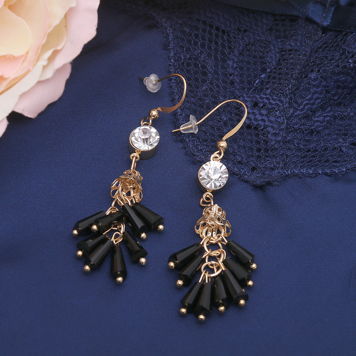 Серьги со стразами "Водопад" всплеск яркости, цвет бело-чёрный в золоте