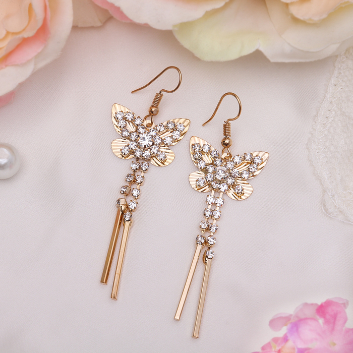 Серьги висячие со стразами Princess бабочки, цвет белый в золоте