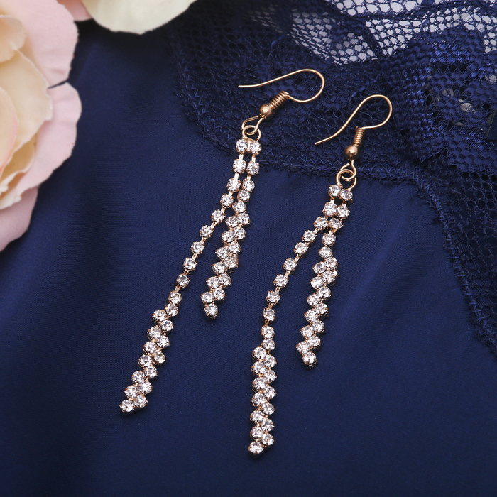 Серьги висячие со стразами Princess дорожка двойная, цвет белый в золоте