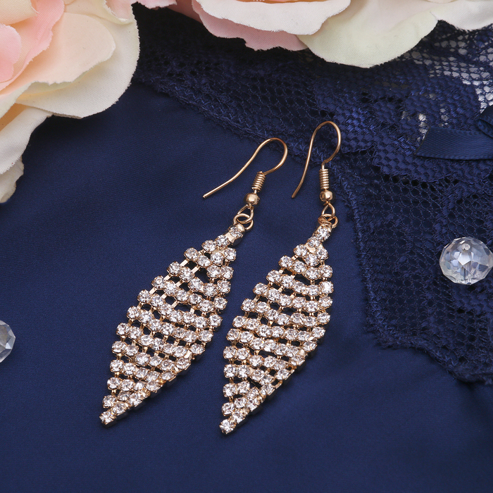 Серьги висячие со стразами Princess листок, цвет белый в золоте