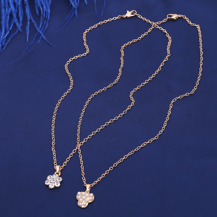 Кулон "Двойной" цветочек с лепестком, цвет белый в золоте