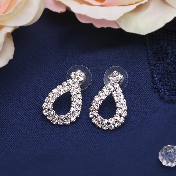 Серьги со стразами Princess капля утончённая, цвет белый в серебре