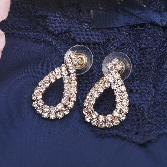 Серьги со стразами Princess капля утончённая, цвет белый в золоте