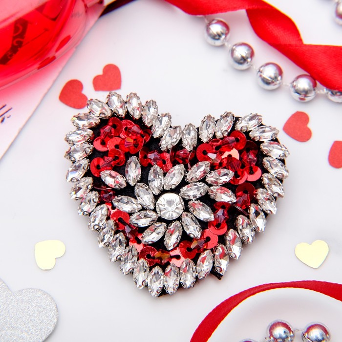 Брошь "Сердце кристальное", цвет бело-красный