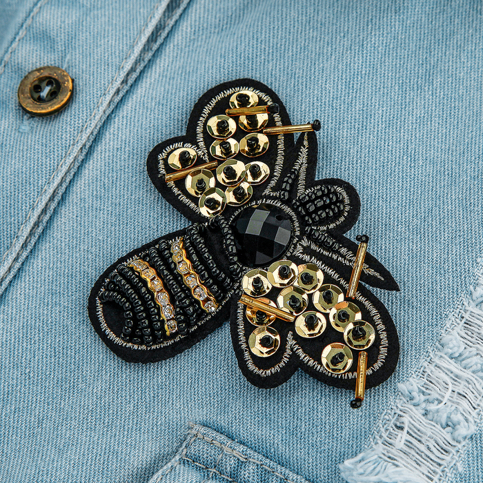 Брошь "Пчела" с пайетками, цвет черно-желтый