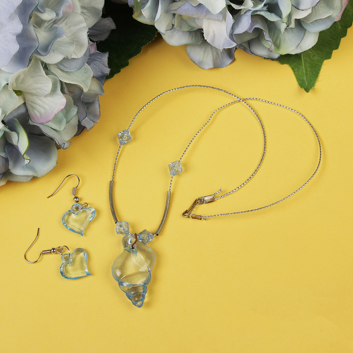 Набор детский "Выбражулька" 2 предмета: сережки, кулон 45см, ракушка, цвет МИКС