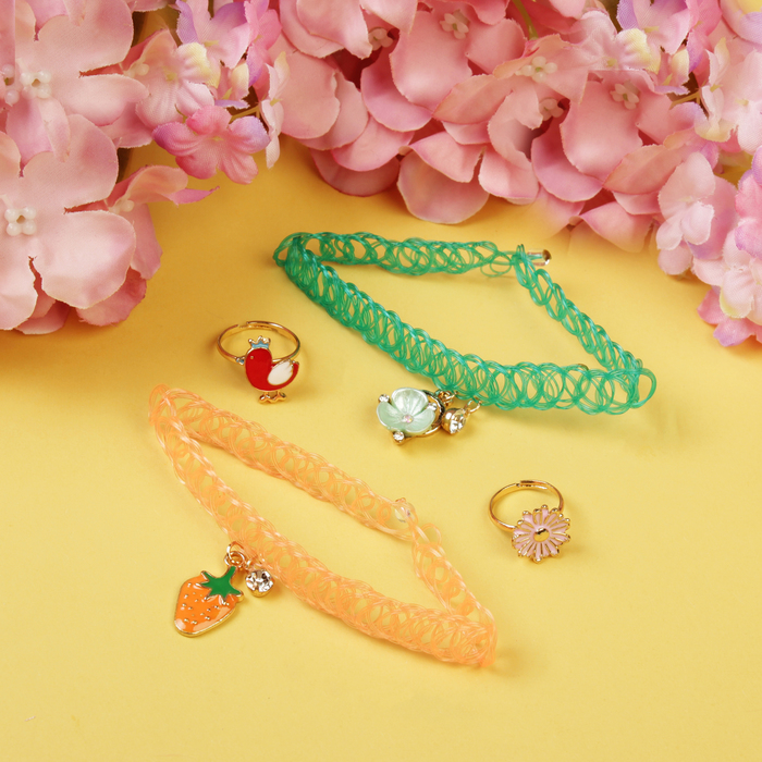 Набор детский "Выбражулька" 4 предмета: 2 чокера, 2 кольца, земляничка, цвет МИКС