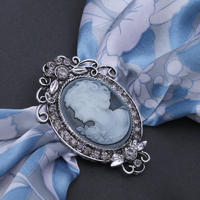 Зажим для платка "Камея", цвет серый в черненом серебре