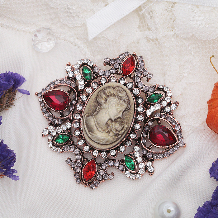 Брошь "Камея" роскошная, разноцветная в меди