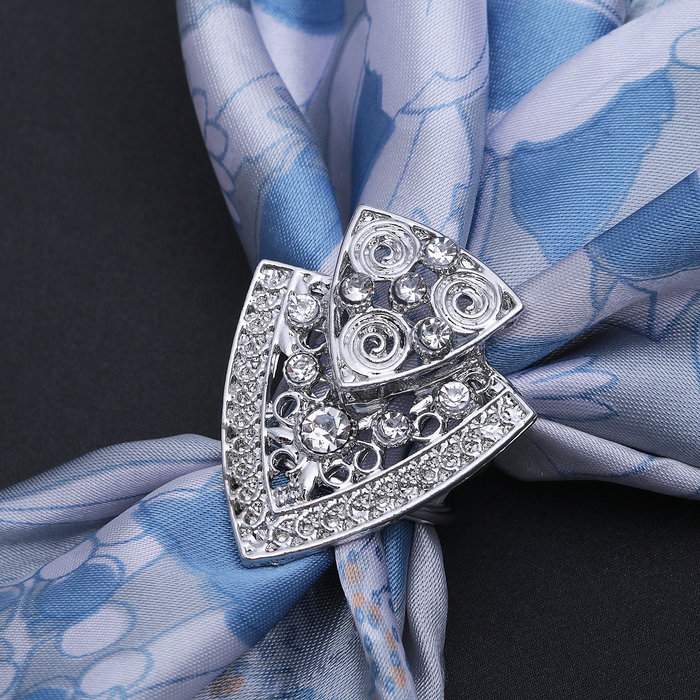 Кольцо для платка "Треугольник" двойной, цвет белый в серебре