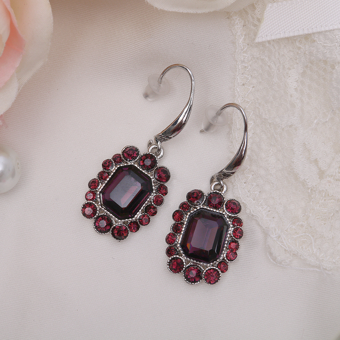 Серьги со стразами "Прямоугольник" роскошь, цвет бордовый в серебре