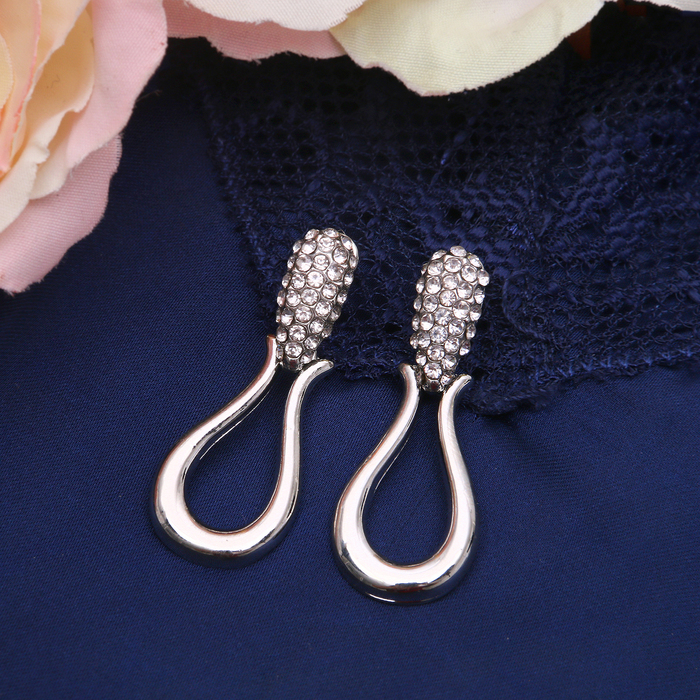 Серьги со стразами "Изгиб" арфа, цвет белый в серебре