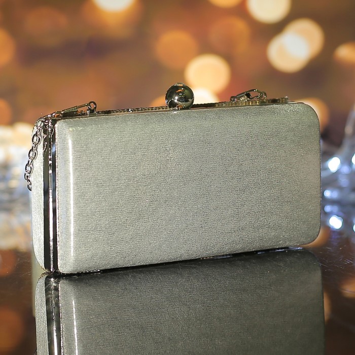 Клатч женский, отдел на фермуаре, длинная цепь, цвет серый