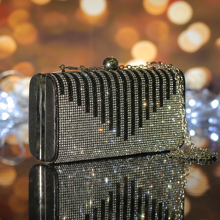 Клатч женский, отдел на фермуаре, длинная цепь, цвет чёрный