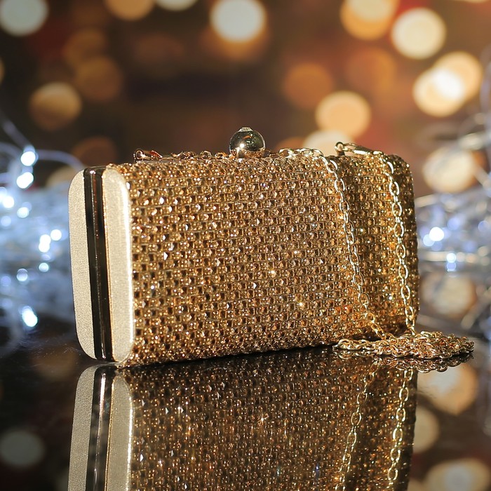 Клатч женский, отдел на фермуаре, длинная цепь, цвет золотой