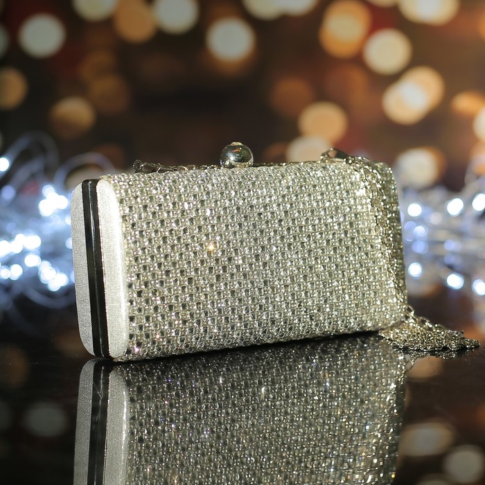 Клатч женский, отдел на фермуаре, длинная цепь, цвет серый