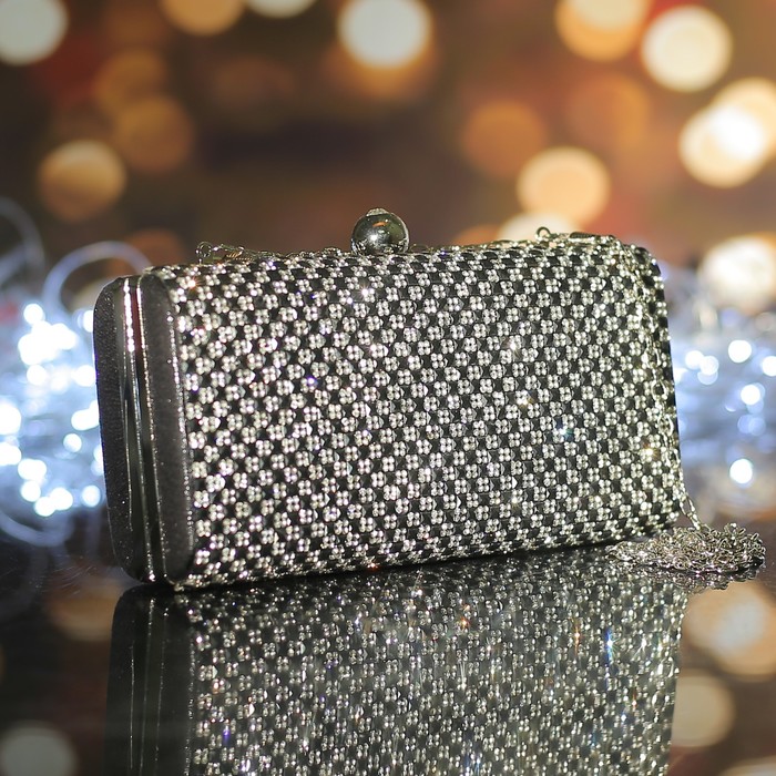 Клатч женский, отдел на фермуаре, длинная цепь, цвет чёрный