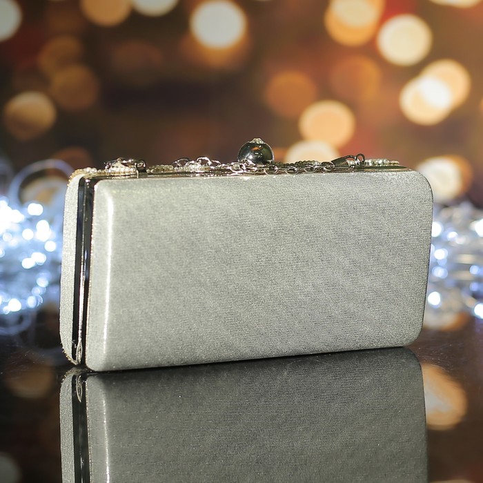 Клатч женский, отдел на фермуаре, длинная цепь, цвет серый