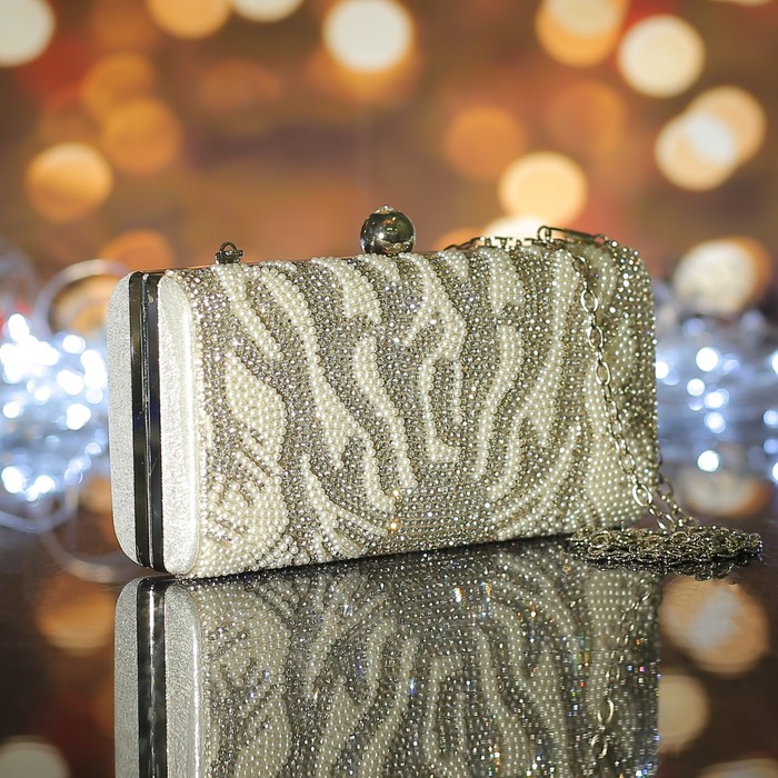 Клатч женский, отдел на фермуаре, длинная цепь, цвет серый