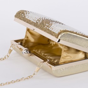 

Клатч женский, отдел на фермуаре, длинная цепь, цвет золотой