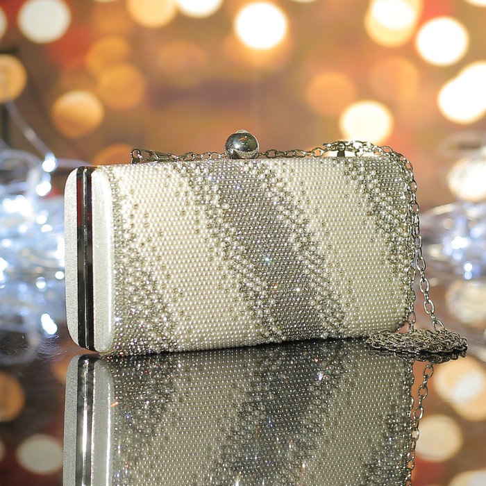 Клатч женский, отдел на фермуаре, длинная цепь, цвет серый