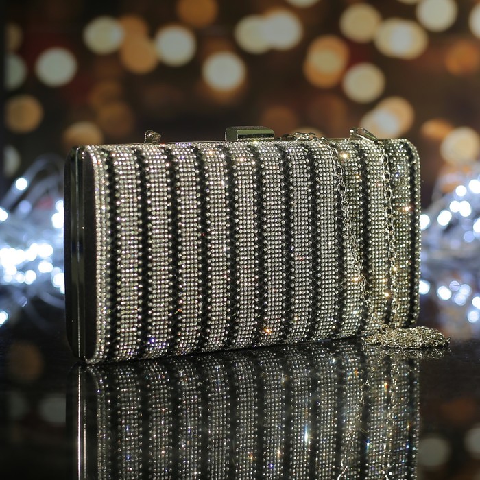 Клатч женский, отдел на фермуаре, длинная цепь, цвет чёрный