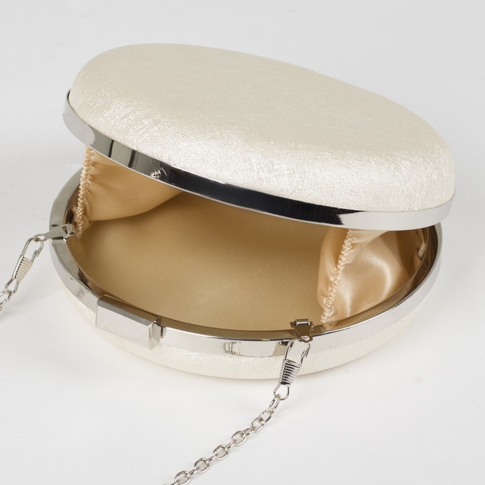 Клатч женский, отдел на фермуаре, длинная цепь, цвет белый