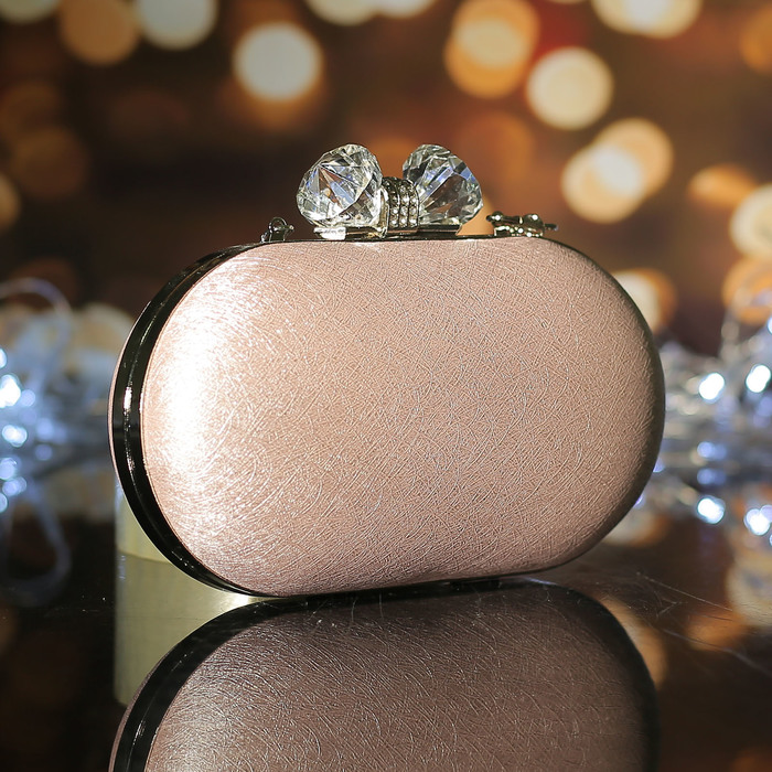 Клатч женский, отдел на фермуаре, длинная цепь, цвет розовый