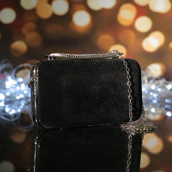 Клатч женский, отдел на фермуаре, длинная цепь, цвет чёрный