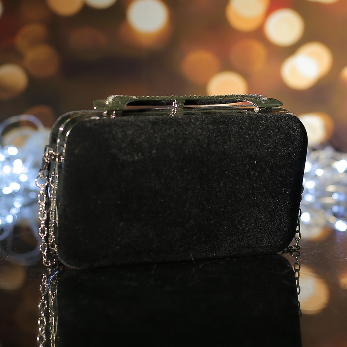 Клатч женский, отдел на фермуаре, длинная цепь, цвет чёрный