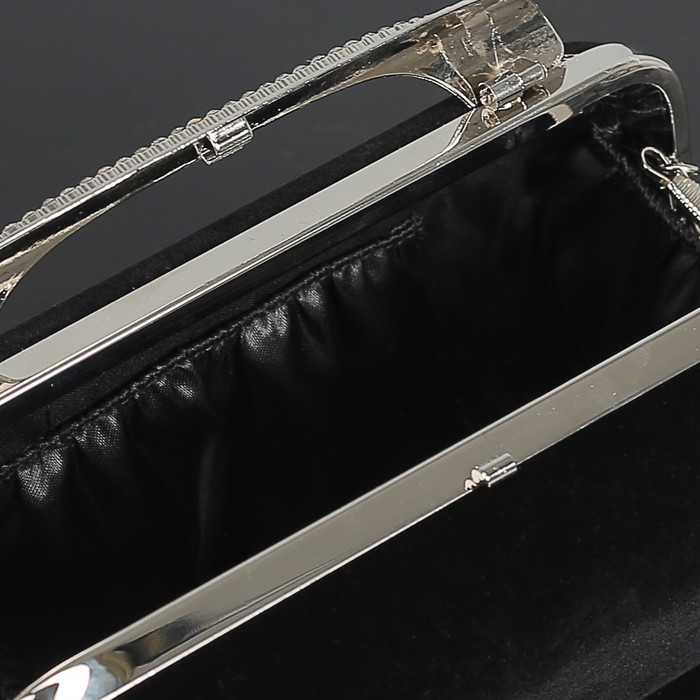 Клатч женский, отдел на фермуаре, длинная цепь, цвет чёрный