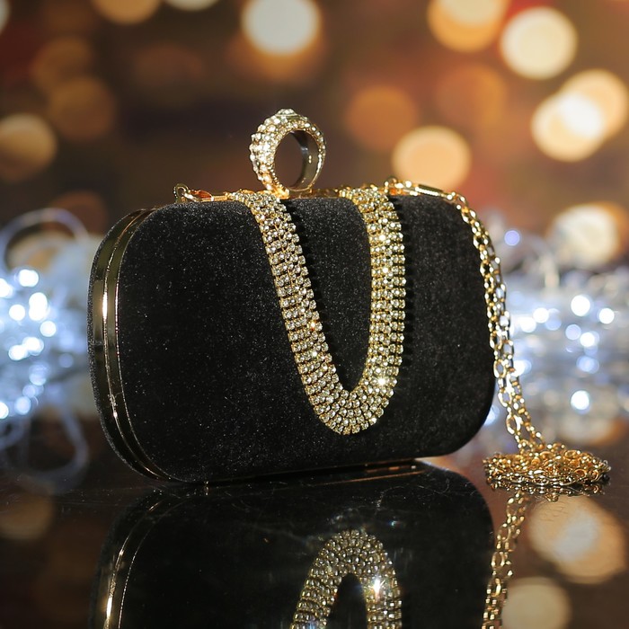 Клатч женский, отдел на фермуаре, длинная цепь, цвет чёрный