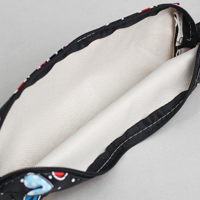 Косметичка-футляр на молнии, 1 отдел, с ручкой, цвет чёрный