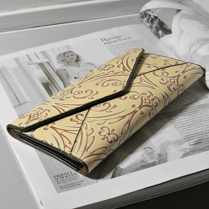 Кошелёк женский, 2 отдела, вкладыш для карт на кнопке, цвет бежевый