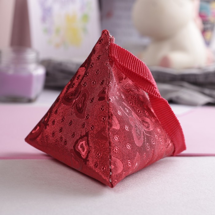 Кошелёк детский "Бабочки", отдел на молнии, шнур, цвет красный