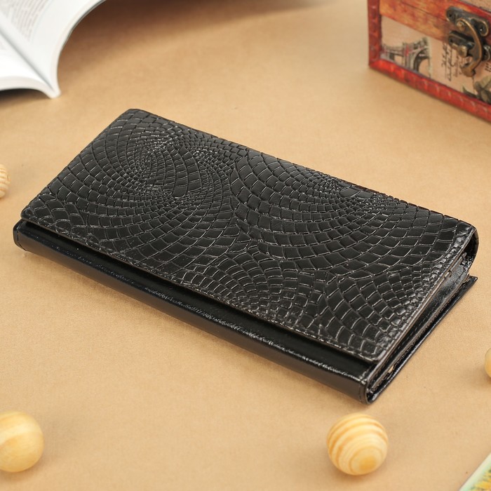 Кошелёк женский на клапане, 4 отдела, для карт, 2 отдела на рамке, цвет чёрный