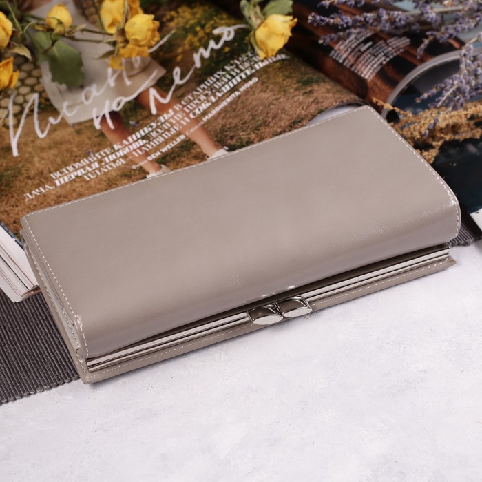 Кошелёк женский на клапане, 4 отдела, для карт, 2 отдела на рамке, цвет серый