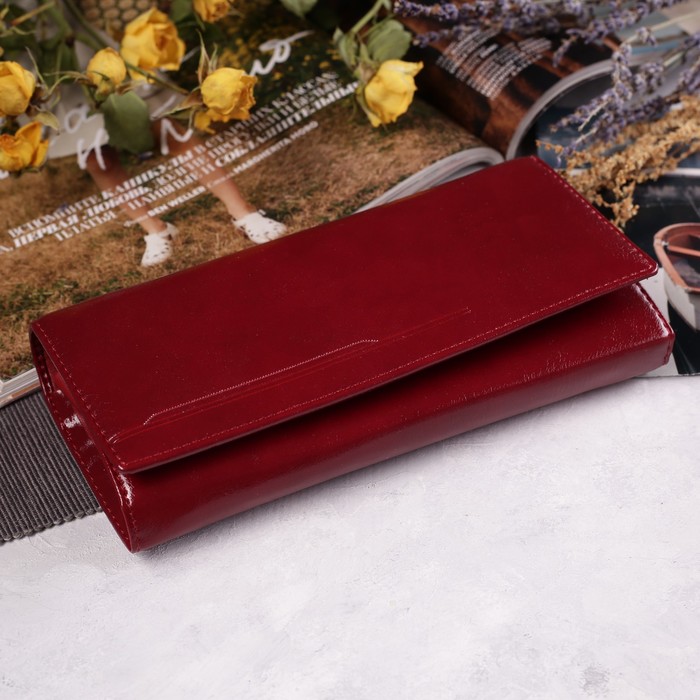 Кошелёк женский на магните, 4 отдела, для карт, 2 отдела на рамке, цвет красный