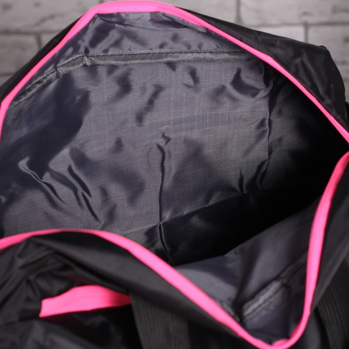 Сумка спорт Дэрик, 45*20*28, 1 отд на молнии, 3 н/кармана, длинн ремень, черный/малиновый