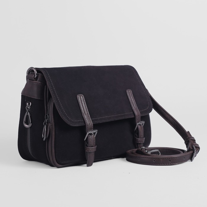 Сумка женская, замша, отдел с перегородкой на молнии, 2 наружных кармана, регулируемый ремень, цвет кофе