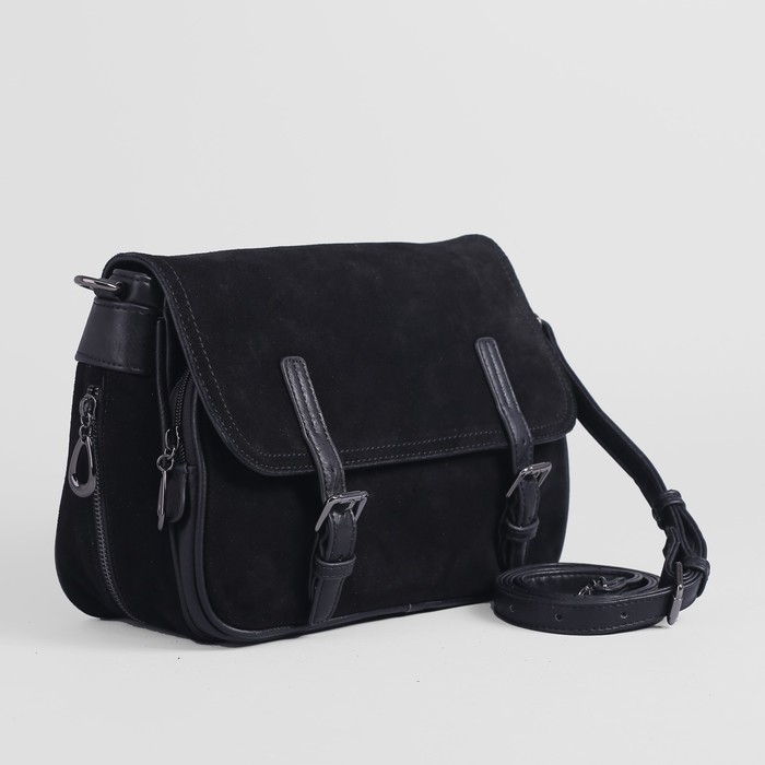 Сумка женская, замша, отдел с перегородкой на молнии, 2 наружных кармана, регулируемый ремень, цвет чёрный