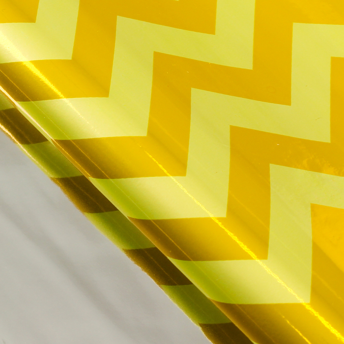 Плёнка металлизированная "Жёлтые зигзаги", 70 х 100 см