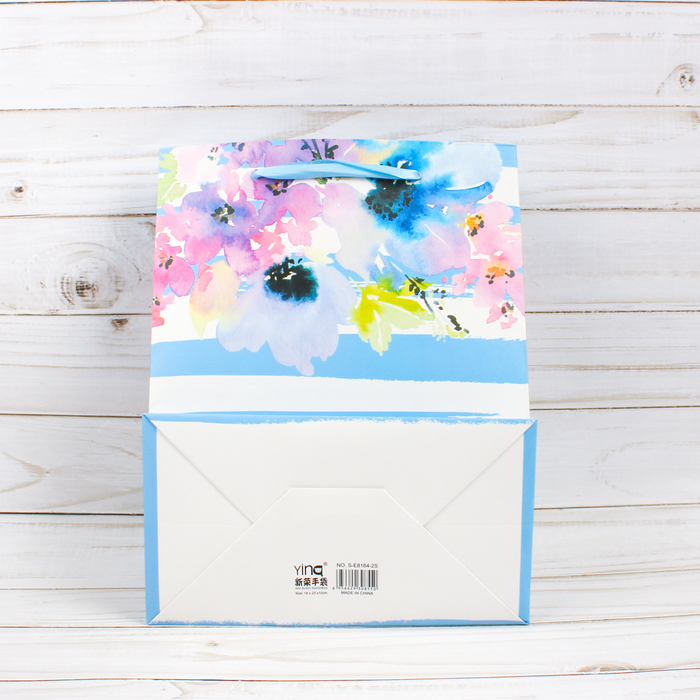 Пакет подарочный "Цветы", голубой, люкс, 18 х 8 х 24 см