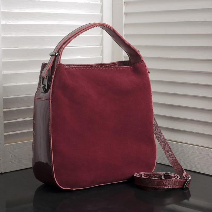 Сумка женская, замша, отдел с перегородкой на молнии, наружный карман, регулируемый ремень, цвет бордовый
