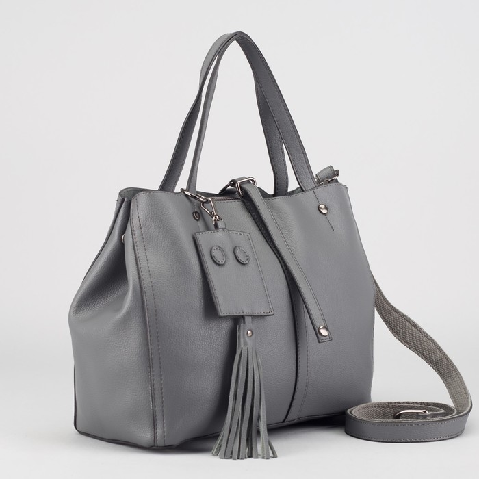 Сумка женская, отдел на молнии, 2 наружных кармана, длинный ремень, цвет серый