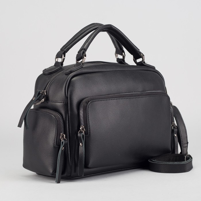 Сумка женская, отдел на молнии, 3 наружных кармана, длинный ремень, цвет чёрный