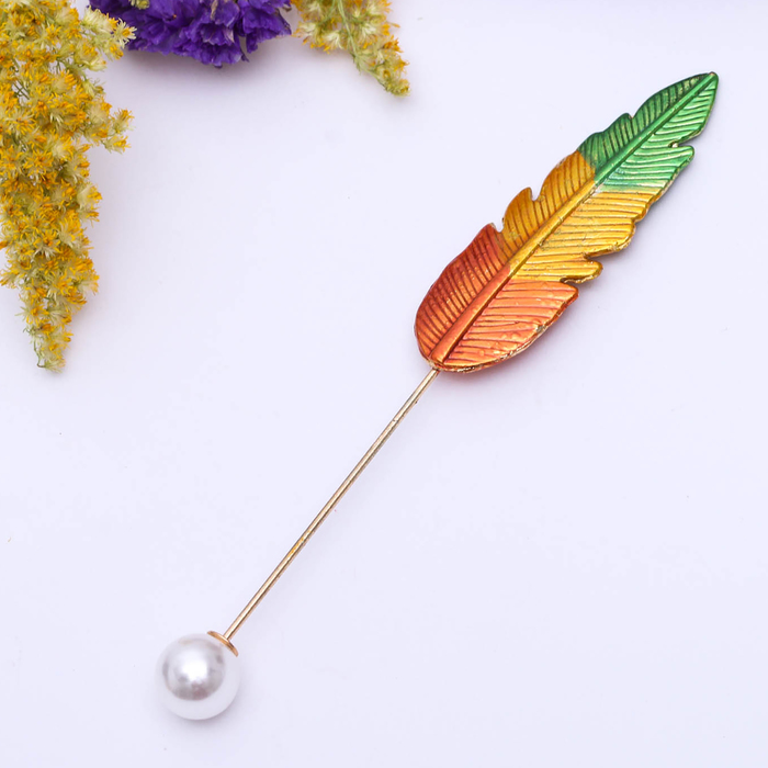 Булавка "Перо Какаду", разноцветная в золоте