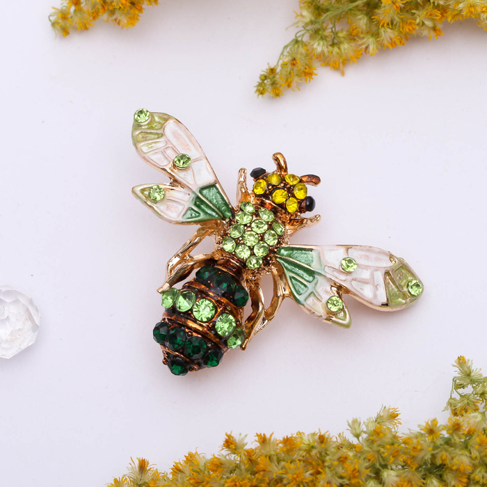Брошь "Оса", цвет зеленый в золоте