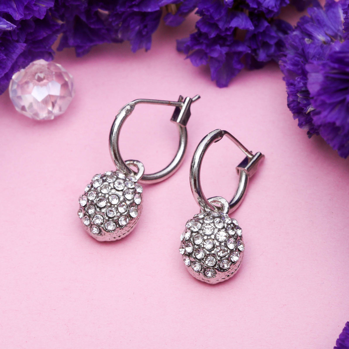 Серьги со стразами "Круг" изящество, цвет белый в серебре