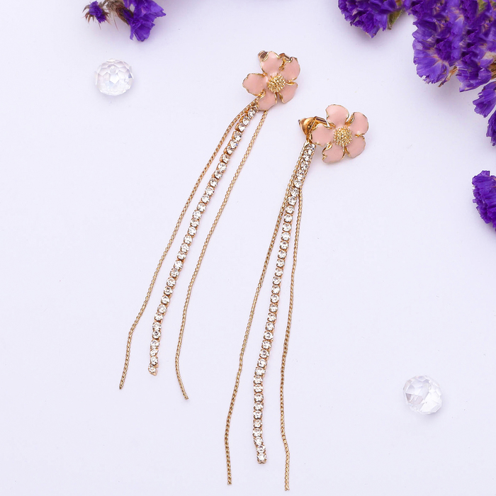 Серьги висячие со стразами "Цветочек" с цепочками, цвет бело-розовый в золоте